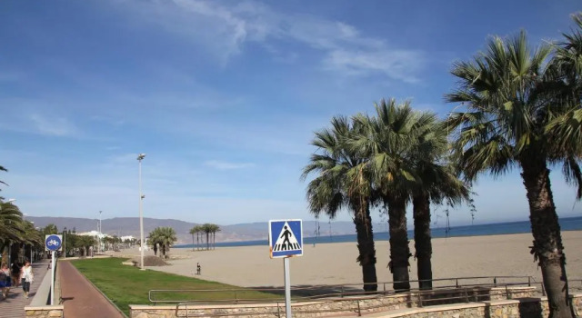 Apartamento en primera línea de playa, con vistas a la playa