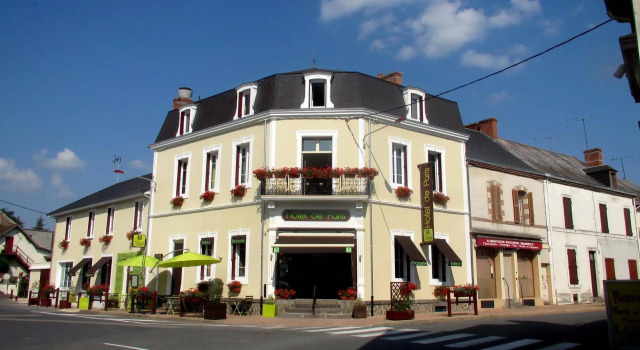 Logis Hotel De Paris, Boek Hotel Hotels in Franche-Comte met ontbijt, Ontbijt