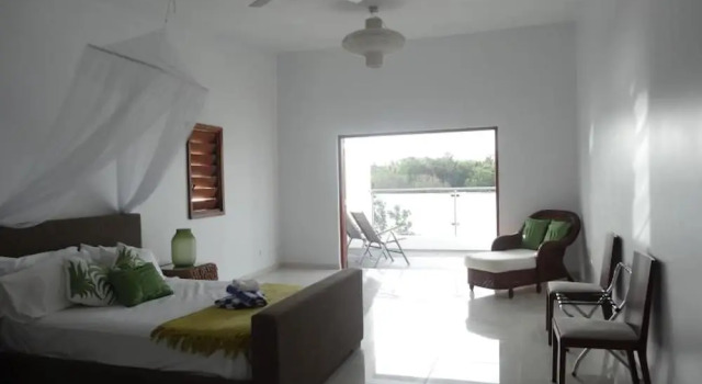 Paradise Point Views, Đặt Khách sạn Khách sạn 3 sao ở The Chief, 3*