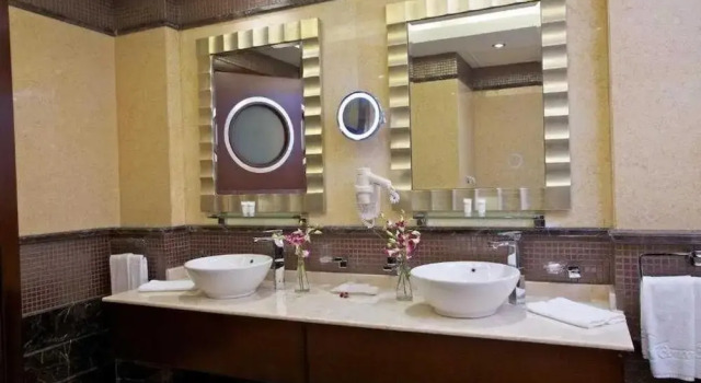 Полулюкс Dancenter Luxe Corniche Hotel Formerly Concorde Hotel