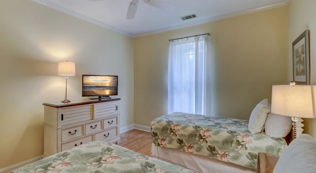 71 Gloucester Road, Забронировать Дом для отпуска Хилтон-Хед-Айленд Lowcountry, рядом с Торгово-развлекательный центр The Village at Wexford