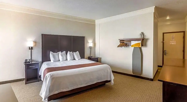 Номер Standard Цокольный этаж Quality Inn Lakefront