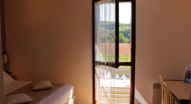 Четырёхместный номер Standard Hôtel Les Gabarres