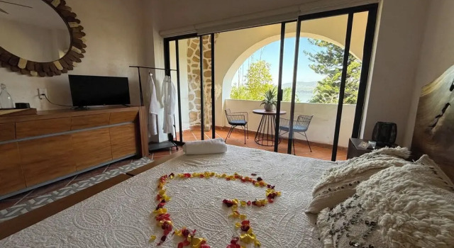 Двухместный номер Luxury с балконом и с видом на озеро Airam, Holistic Boutique Hotel