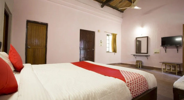 Oyo 39586 Satya Resort, Забронировать Курортный отель Отели штата Махараштры с бассейном, Бассейн
