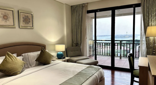 Lux BnB I Palm Jumeirah Resort I Palm Views, Забронировать Отель «постель и завтрак» Джумейра Дубай