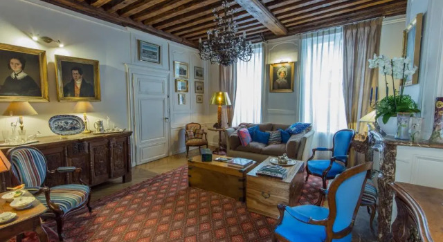Room in Guest room - This 10th Century home sits in an exceptional setting in the center of Orleans