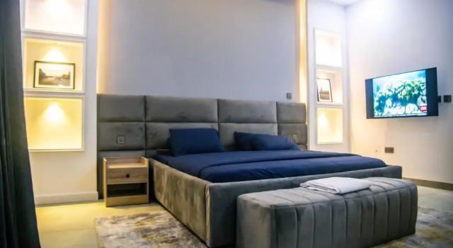 Historia Mews, 4 Bedroom Town House with Pool, Book Hotel Maroko Eti-Osa