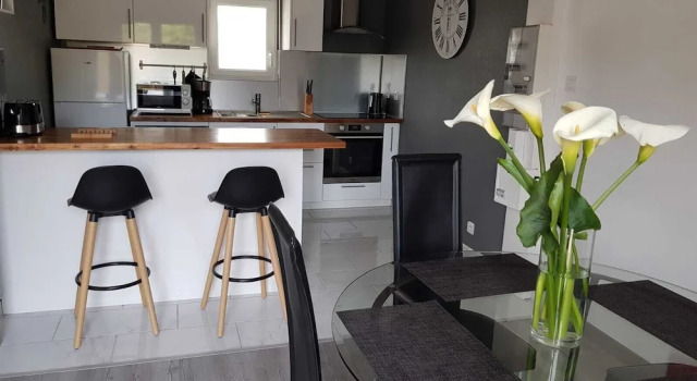 Agréable maison neuve 2 chambres pour 4, Забронировать Вилла Отели Finistère с парковкой, Парковка