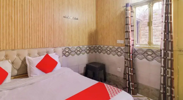 Krishna Mountain Cottage, Rezervovat Rekreační dům Bhimtal Uttarakhand