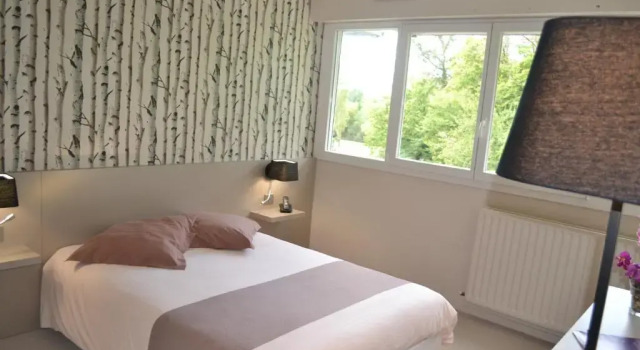 Hôtel De Guyenne 2*, Varaa Hotelli Hotellit ja majoitukset kohteessa Talence, Hotelli