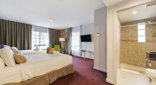 Четырёхместный номер Deluxe Alamo Hotel