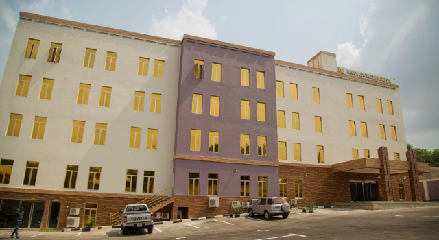 Maxbe Continental Hotel