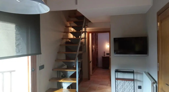 Апартаменты Apartament Rural Cal Xico Adrall -La Seu D'Urgell