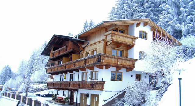 Scenic Apartment in Zell am Ziller-Gerlosberg with Garden, Забронировать Апартаменты/квартира Апартаменты Тироля, Апартаменты/квартира