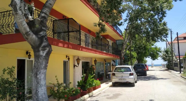 Thomas Vrasna Close To The Sea, Book Condo Hotel Nea Vrasna Macedonia