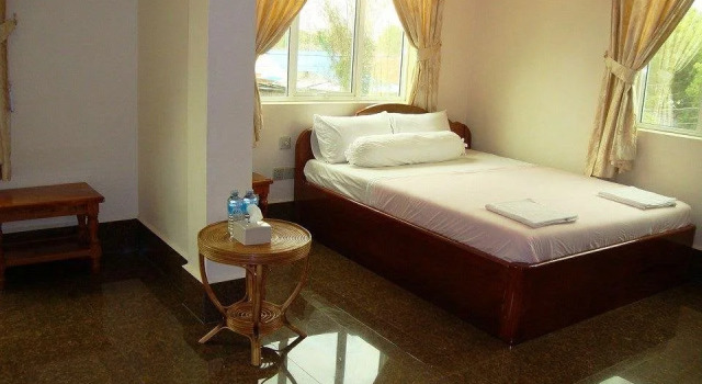 Champeysor Kep Guesthouse & Bungalows, Boek Hotel Hotels in Kep Province met parkeren, Parkeren