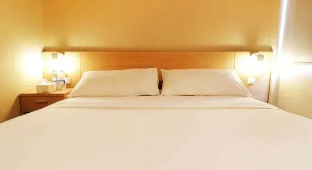 Camera Deluxe Quds Express Hotel