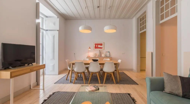 Lovelystay - Charming 3 Bedroom Wonder Downtown