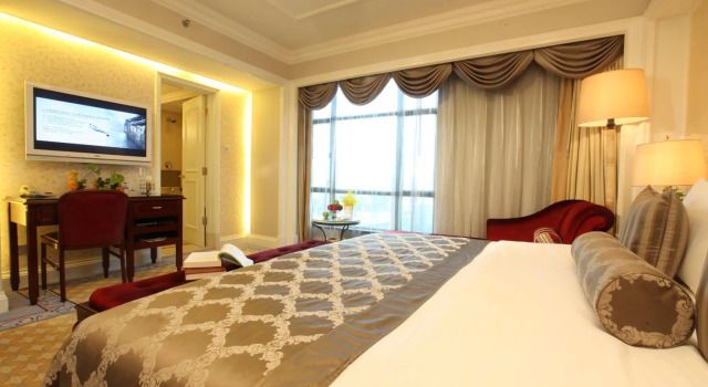 Двухместный номер Business Kunming Green Lake Hotel
