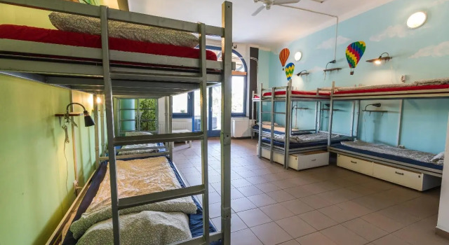 Кровать в общем номере Island Hostel Budapest