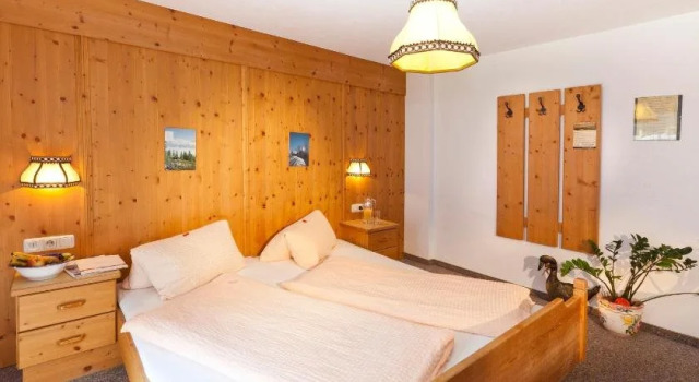 Haus Alpenrose, Rezerwuj Hotel Hotele w Tyrol z parkingiem, Parking