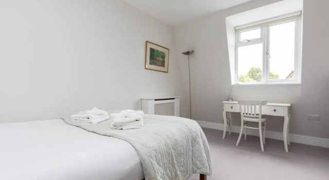 Homely 1 Bedroom Apartment in Fulham!