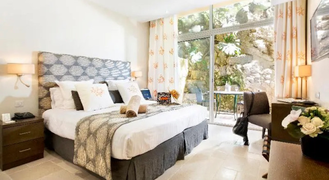 Двухместный номер Standard с балконом Hôtel La Pérouse Nice Baie des Anges
