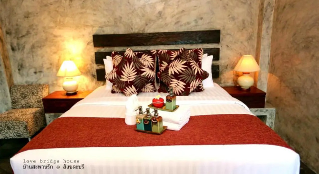 Полулюкс Love Bridge House บ้านสะพานรัก