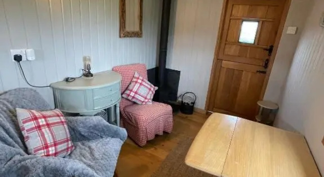 Oakley View Shepherds Hut with hot tub, Забронировать Отель Отели Северного Йоркшира с парковкой, Парковка