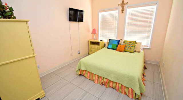 Spinnaker Pointe 1B by RedAwning, Boek Appartement Hotels in Alabama met parkeren, Parkeren