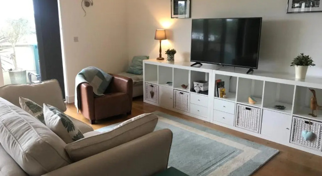 Modern apartment with stunning views, close to amenities and St Ives, Varaa Huoneisto Asunnot kohteessa Merseyside, Huoneisto
