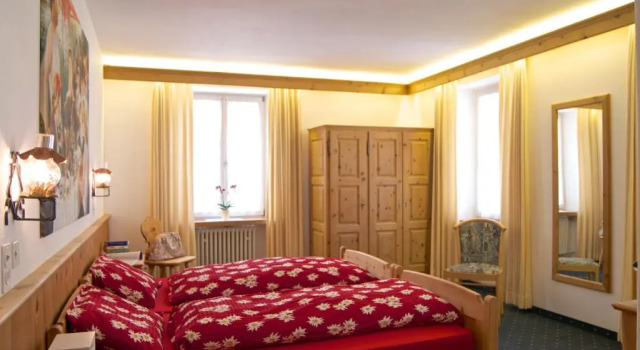Трёхместный номер Standard Hotel Suisse, Swiss Alpine Charm
