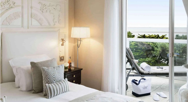 Двухместный номер Deluxe с видом на море Hôtel Barrière Le Royal La Baule