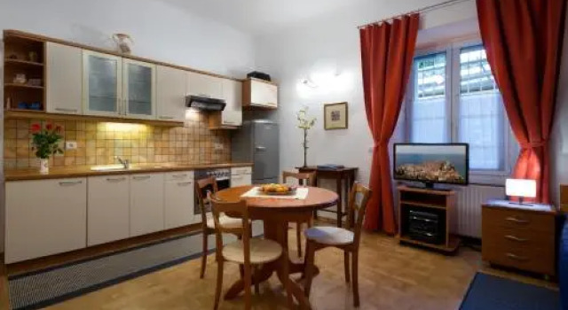 Tour As Central Apartments Nika