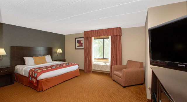 Двухместный номер Standard AmericInn by Wyndham Coralville