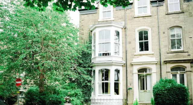 Buxton Bliss - Spacious 5 Bedroom House, Забронировать Отель Отели Бакстон 3 звезды, 3*