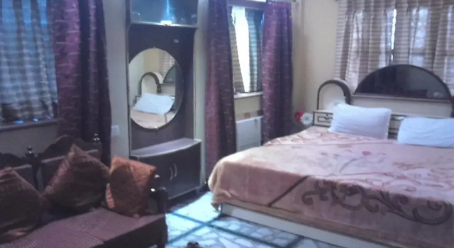 Leela Guest House, Забронировать Гостевой дом Гостевые дома Варанаси, рядом с Jantar Mantar Mandir, Гостевой дом
