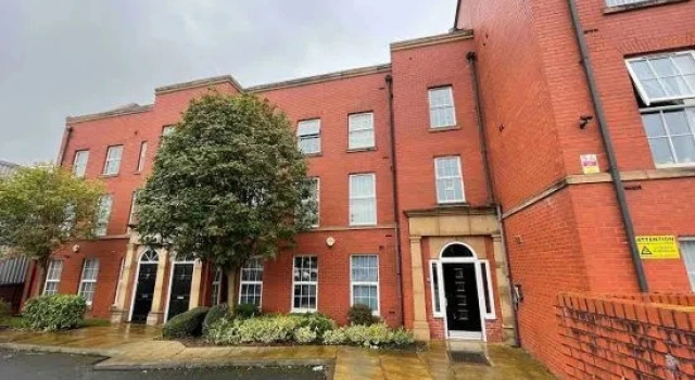 Free Parking | Families |Open plan | Contractors |