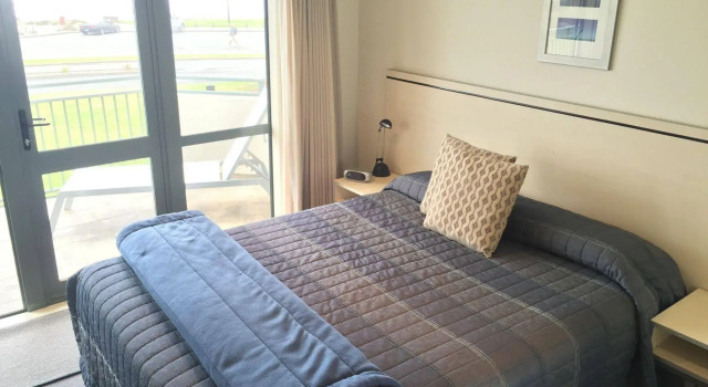 Beachpoint Apartments, Rezerwuj Apartament Hotele w Auckland Region z parkingiem, Parking