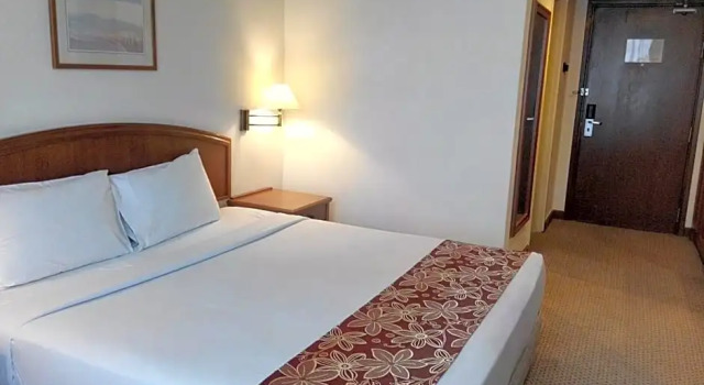 Номер Deluxe Mandarin Court Hotel