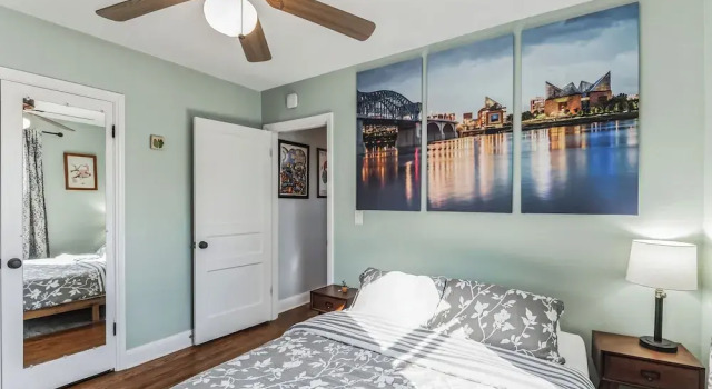 Bluebird Bungalow Chic Home, Quiet Neighborhood, Book Vacation Home Nashville Tennessee
