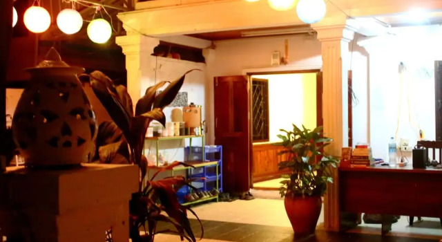 City Backpackers & Travel, Забронировать Хостел Хостелы Луангпхабанг, рядом с Haw Pha Bang, Хостел