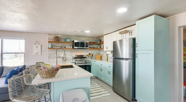 Коттедж с 4 комнатами Oceanfront Deck: Surfside Beach Vacation Rental!