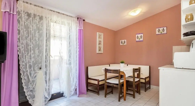 Apartment in Liznjan With Pool Terrace