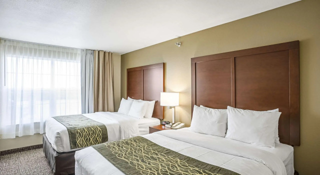 Четырёхместный люкс Comfort Inn & Suites Independence