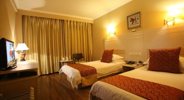 Люкс Overseas Chinese International Hotel