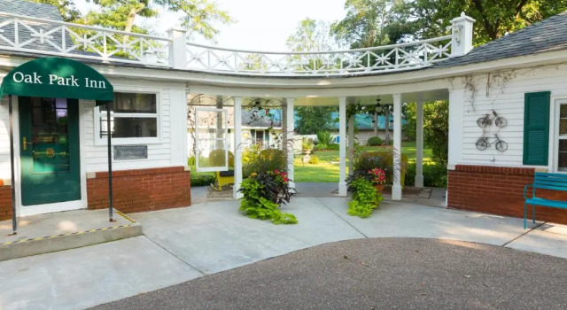 Oak Park Inn, จอง โรงแรม Whitehall วิสคอนซิน