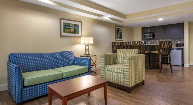 Шестиместный люкс Holiday Inn Resort Orlando - Lake Buena Vista by IHG