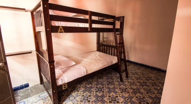 Кровать в общем номере (мужской номер) Casa de Juan Hostal